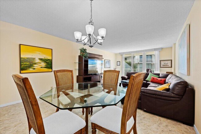 Building Photo - 3540 S Ocean Blvd