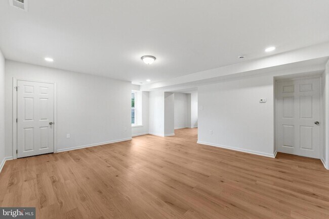 Building Photo - 2210 New Falls Rd