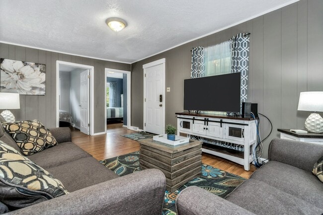 Building Photo - 120 Fountain Way