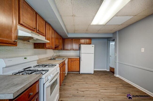 Building Photo - 817 Union Ave