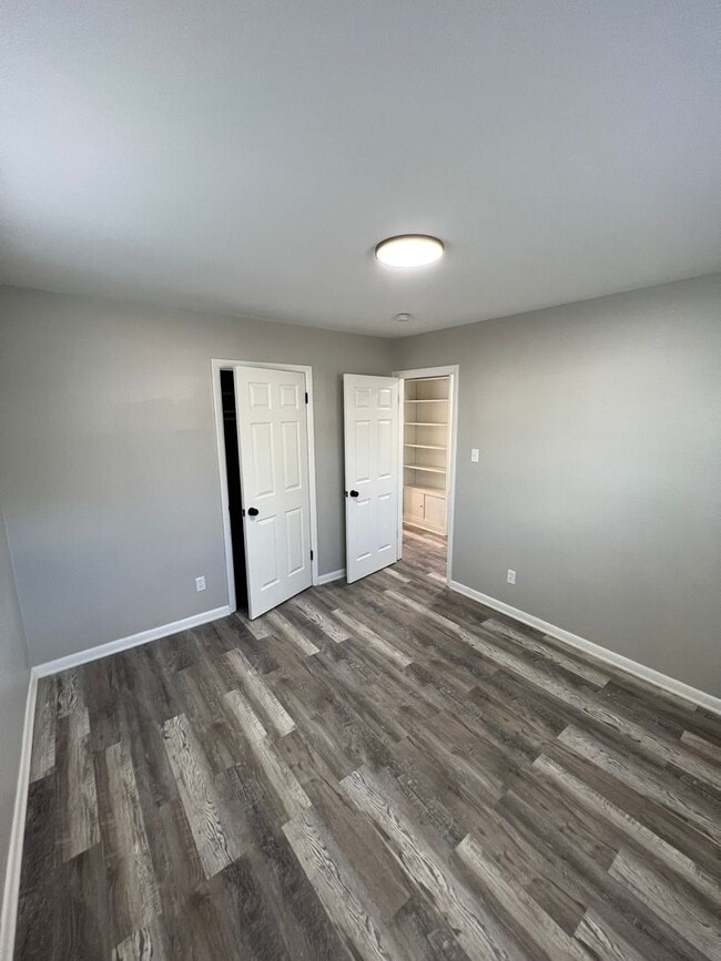 Building Photo - 3 Bedroom Beautifully updated Ranch
