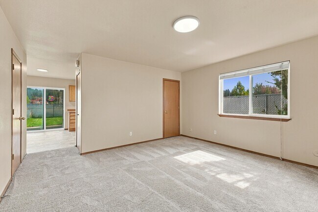 Building Photo - 800 N Regal Ct