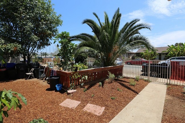 Building Photo - San Diego Duplex