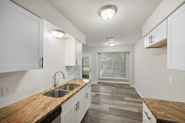 Building Photo - 14406 Cypress Branch Dr