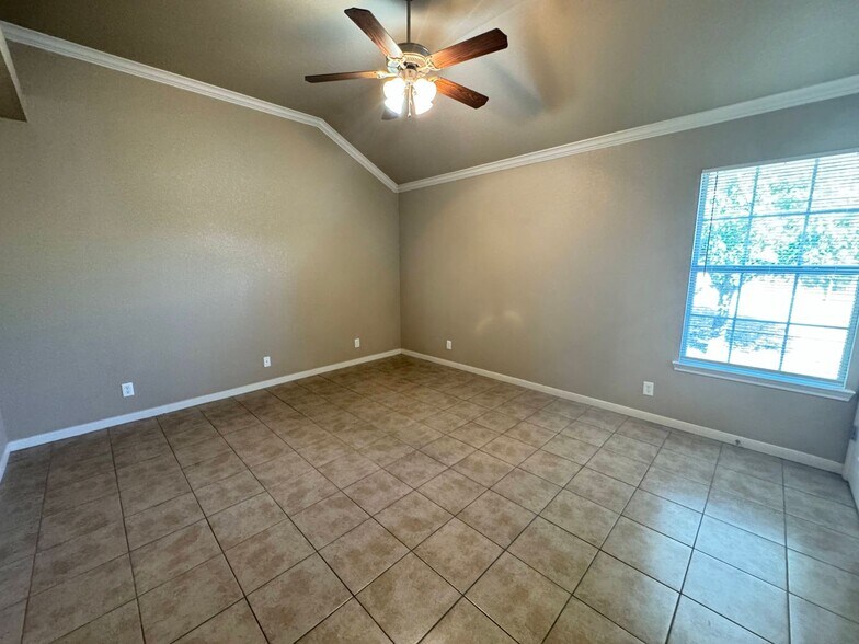 Building Photo - 1213 Powder River Dr