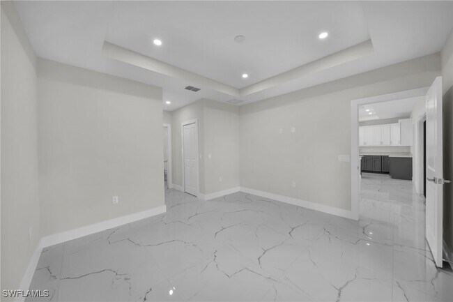 Building Photo - 636 Ladd St