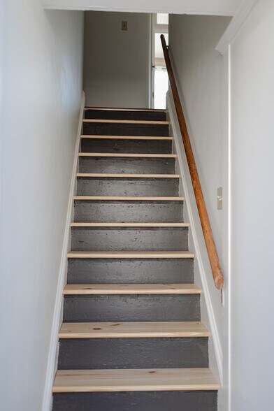 Building Photo - 6018 Carpenter St