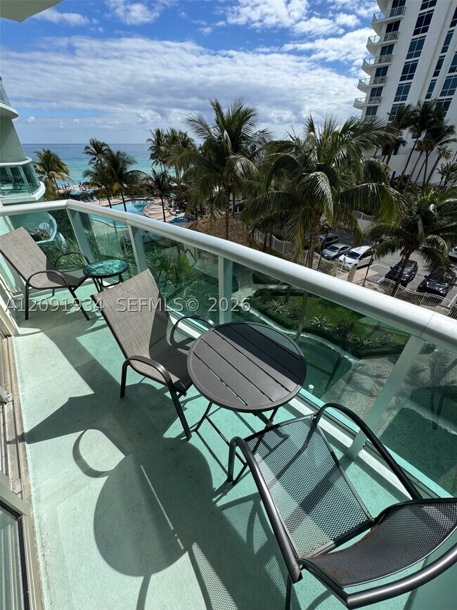 Building Photo - 3901 S Ocean Dr