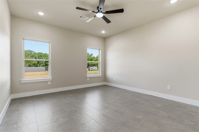 Building Photo - 1001 Agua Escondida Ct