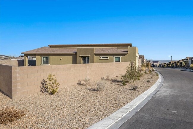 Building Photo - Available Now ! Beautiful Single Story at ...