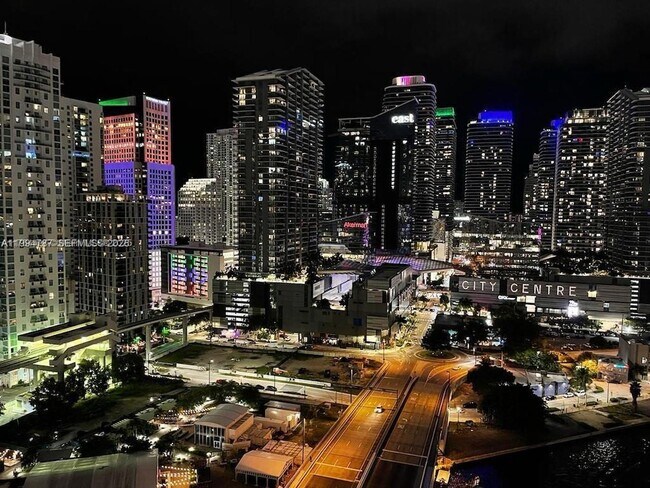 Building Photo - 350 S Miami Ave