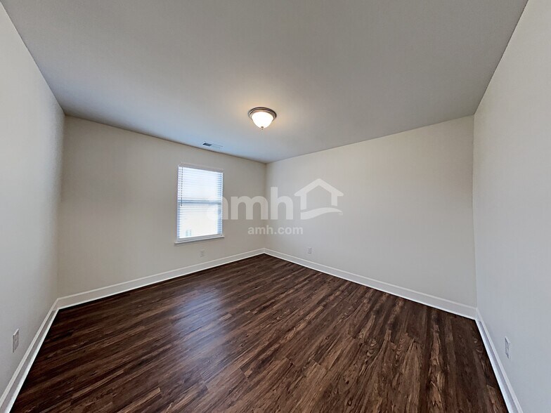 Building Photo - 2537 Highwood Blvd
