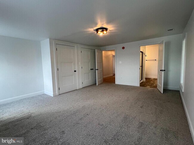 Building Photo - 8358 Woodville Rd