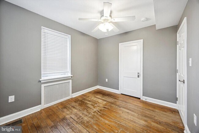 Building Photo - 703 N Providence Rd