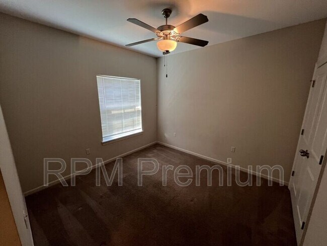 Building Photo - 8614 Forestwood Ave