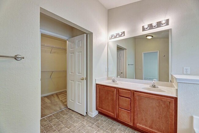 Building Photo - 1356 Upshur Pl NE