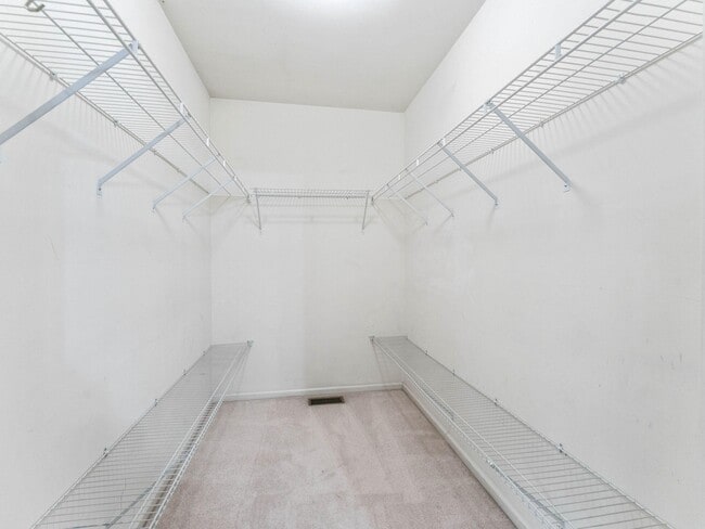 Building Photo - 5 Larkspur Ct