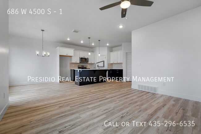 Building Photo - 686 S 4500 S