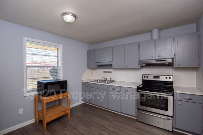 Building Photo - 6219 Stoneway Dr