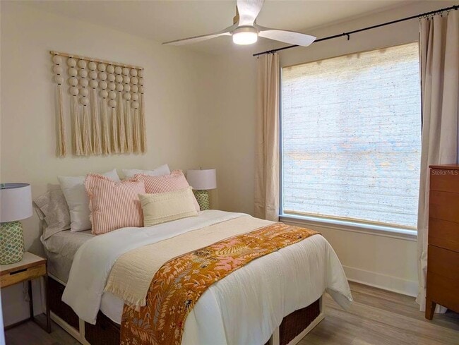 Building Photo - 860 N Orange Ave