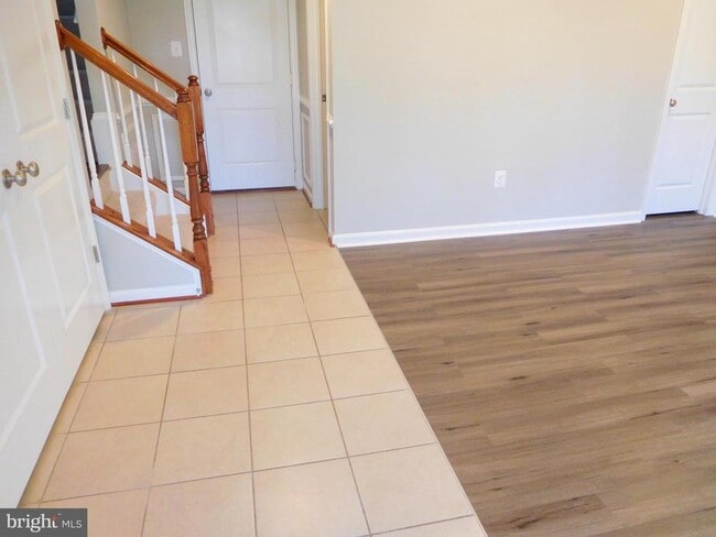 Building Photo - 9828 Smithview Pl