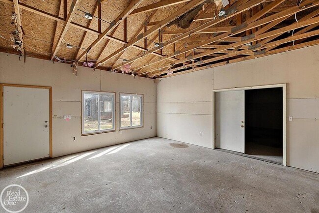 Building Photo - 1765 E Predmore Rd