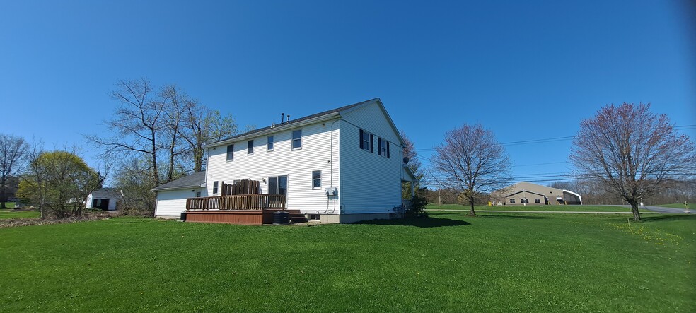 Building Photo - 1671 Bowen Rd
