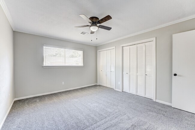 Building Photo - 15914 Timber Valley Dr