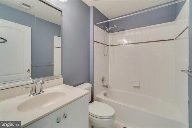 Building Photo - 20024 Northville Hills Terrace