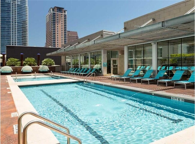 Primary Photo - 420 W 3rd St