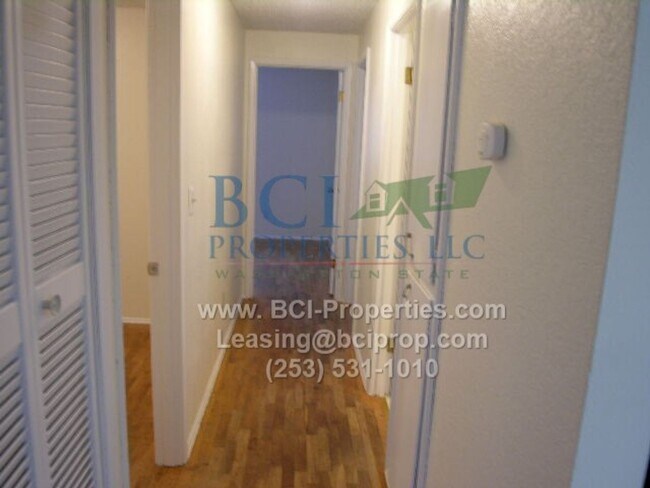 Building Photo - 7440 S Pine St