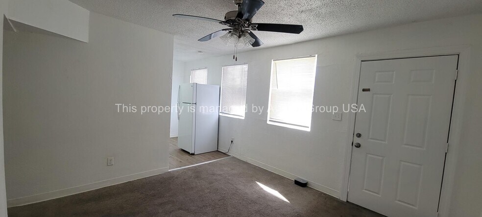 Building Photo - 745 Pippin St