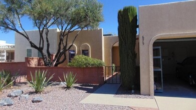 Building Photo - 675 los Topacios