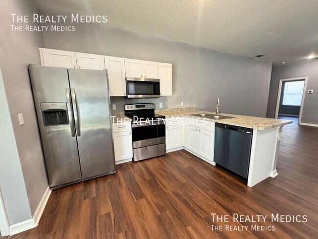 Building Photo - 1999 Marshall St