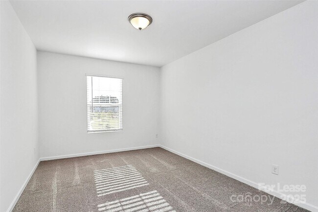 Building Photo - 3649 Secrest Lndg