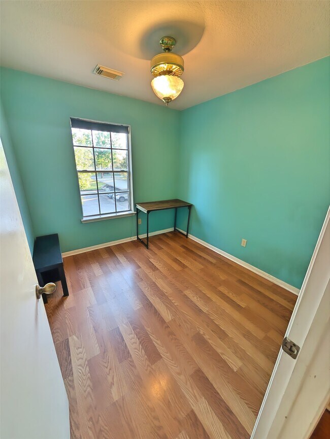 Building Photo - 2930 Grants Lake Blvd