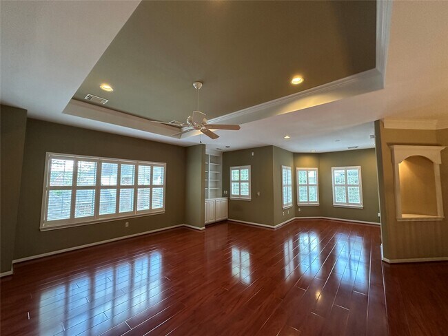 Building Photo - 17 Ambleside Crescent Dr