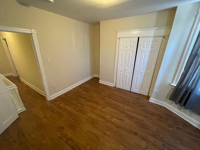 Building Photo - 2 BED 1 BATH HOME FOR RENT