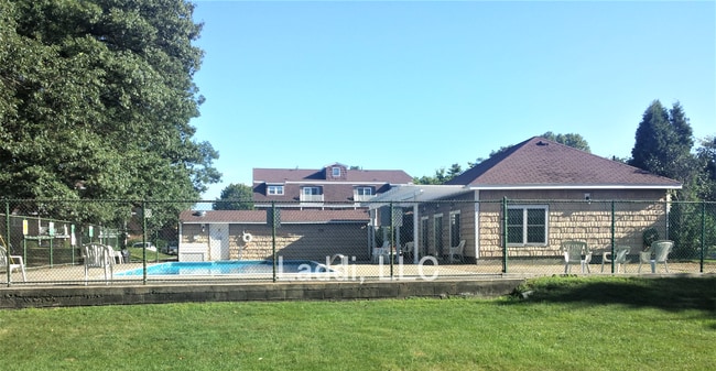 Swimming Pool - 88 Beacon St, Unit 9