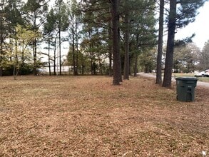 Building Photo - 205 E Matthews St