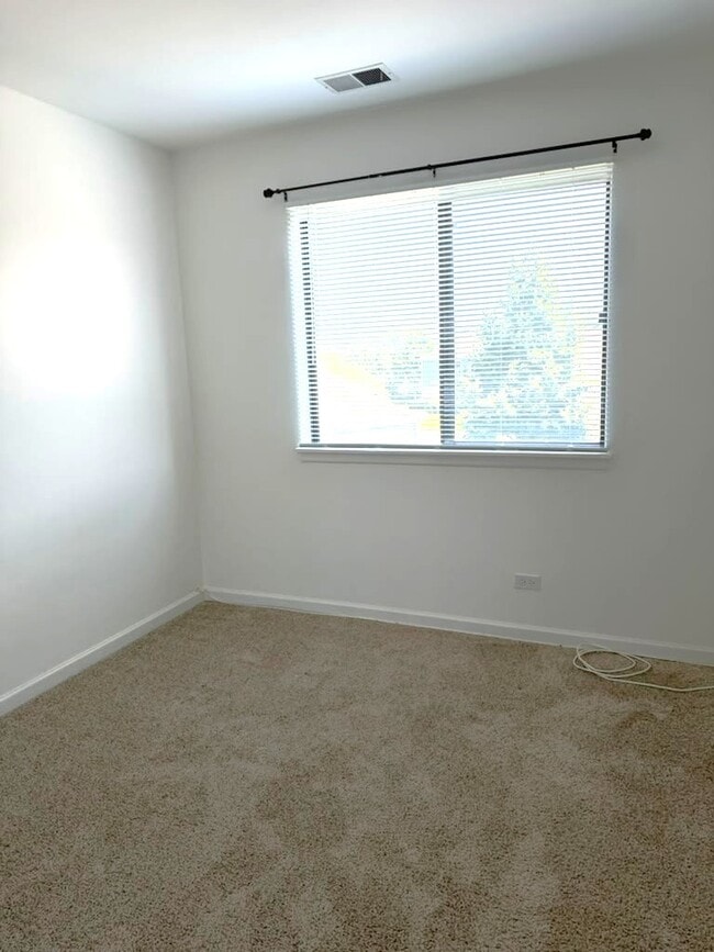 Building Photo - 327 Wildberry Ct