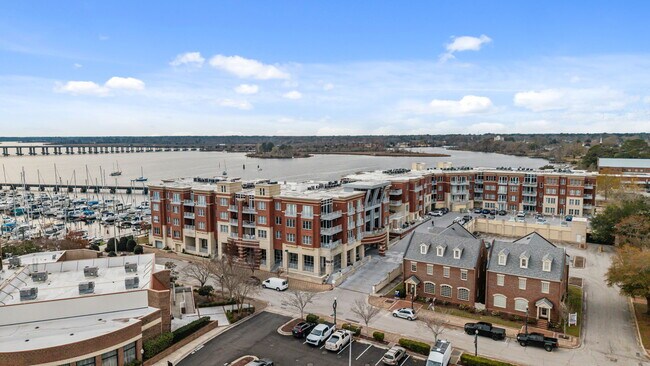 Building Photo - 419 Sky Sail Blvd