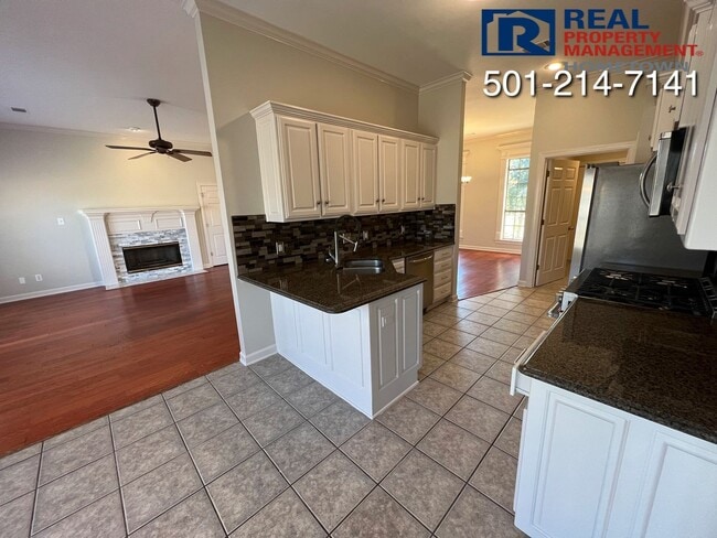 Building Photo - 198 Deauville Dr