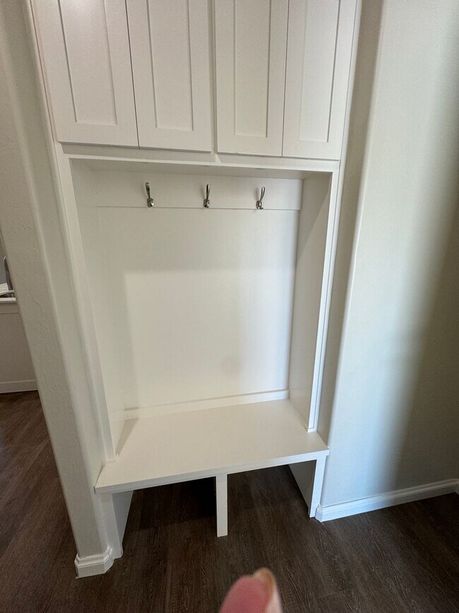 Building Photo - Duplex in Newcastle