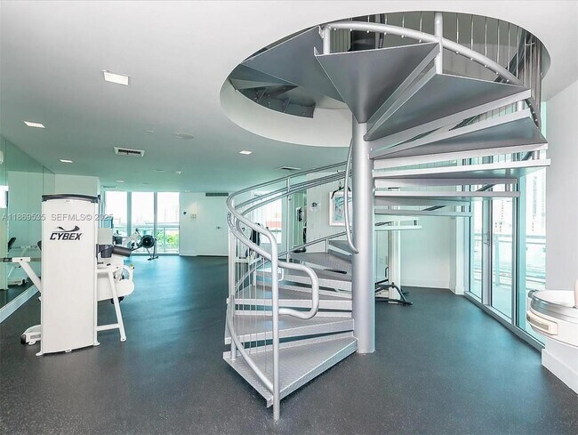 Building Photo - 350 S Miami Ave