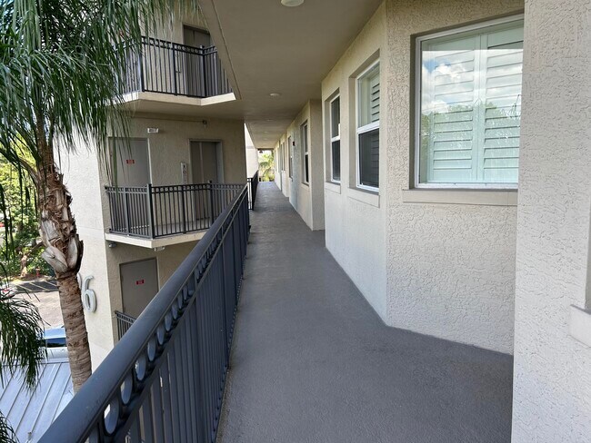 Building Photo - 26 Royal Palm Way