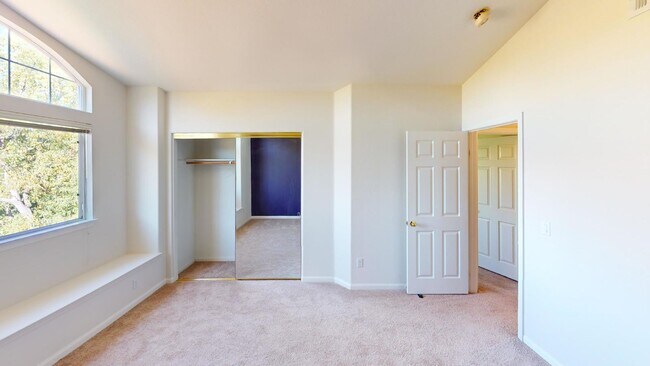 Building Photo - 4700 Hunter Peak Ct