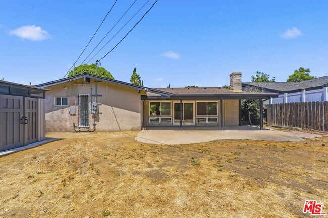 Building Photo - 15920 Gledhill St