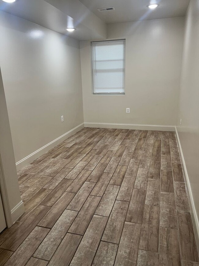 Building Photo - 1620 Constitution Ave NE