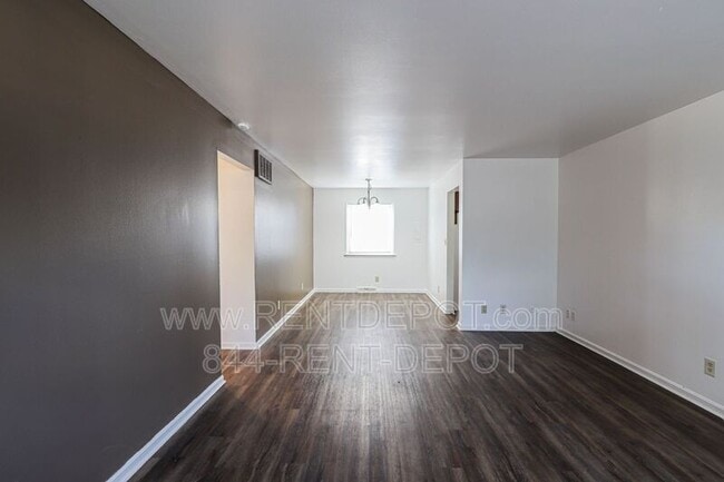 Building Photo - 2805 Ravenswood Dr